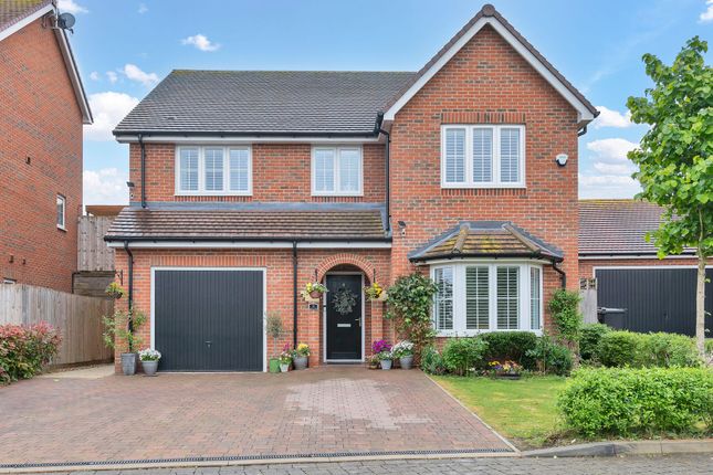 4 bed property, in Einkorn Drive, £750,000
