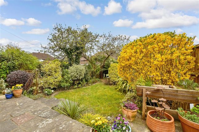 3 bed property, in Gauntlett Road, £580,000
