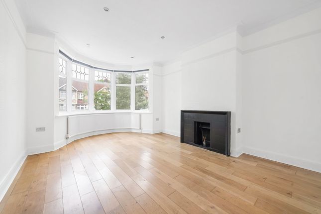 3 bed property, in Silver Lane, £615,000