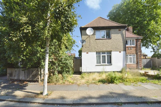 2 bed property, in Prince Regent Lane, £350,000