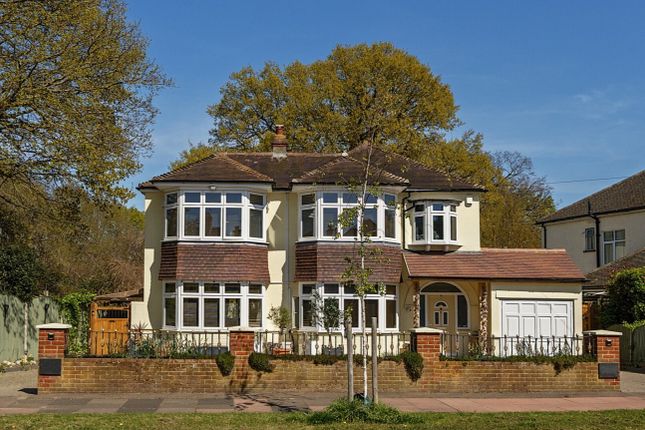 5 bed property, in The Avenue, £1,175,000