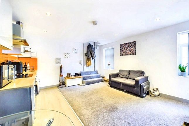 Studio, in Anlaby Road, £40,000