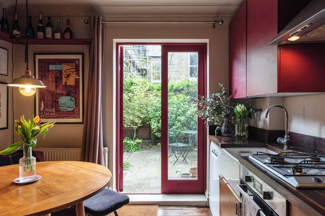 1 bed property, in Priory Park Road, £600,000
