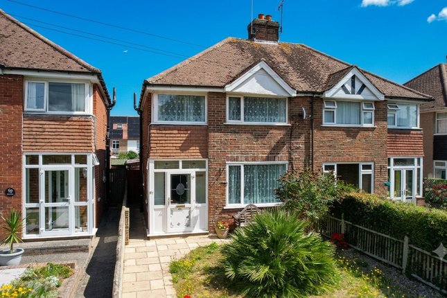 3 bed property, in The Vale, £325,000