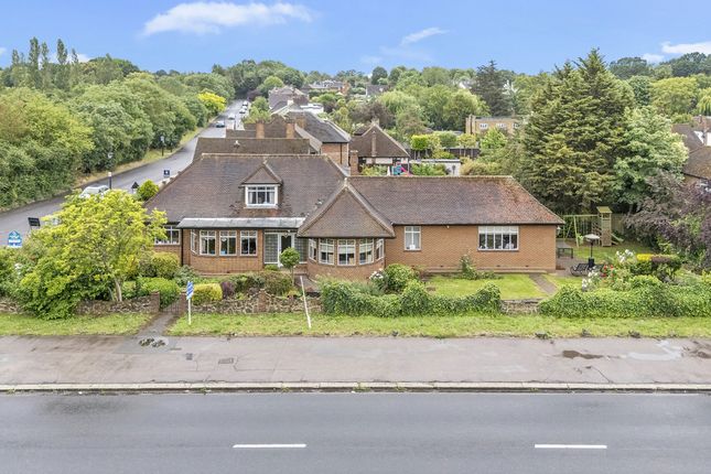 4 bed property, in Heath Drive, £800,000