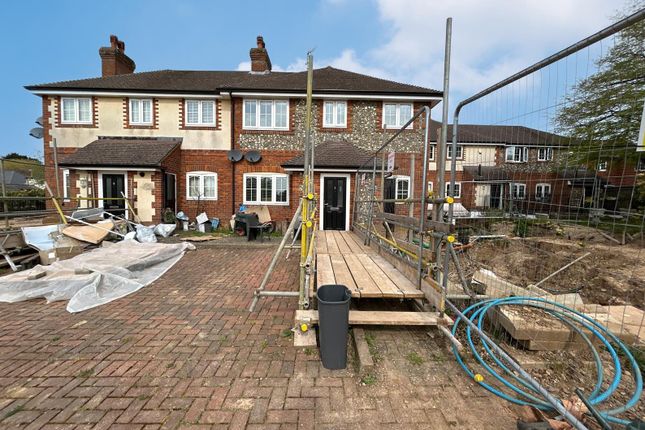 1 bed property, in 5 Paddock Gate And Parking Space, £75,000