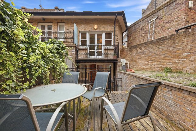 4 bed property, in Aliwal Mews, £1,000,000