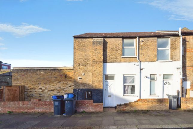 1 bed property, in Mount Pleasant Road, £220,000
