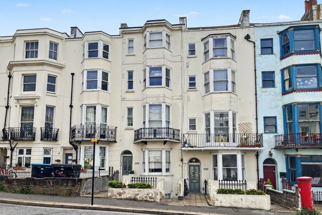 1 bed property, in Lower Rock Gardens, £110,000