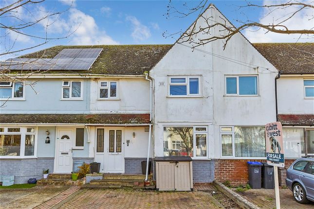 3 bed property, in The Broadway, £325,000