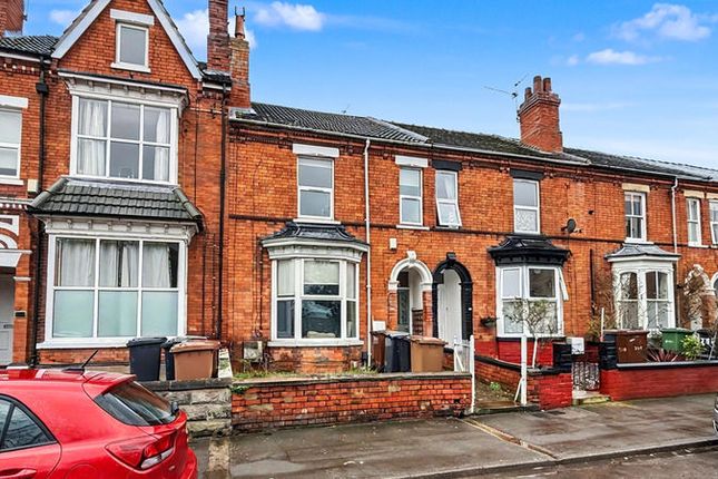 4 bed property, in West Parade, £250,000