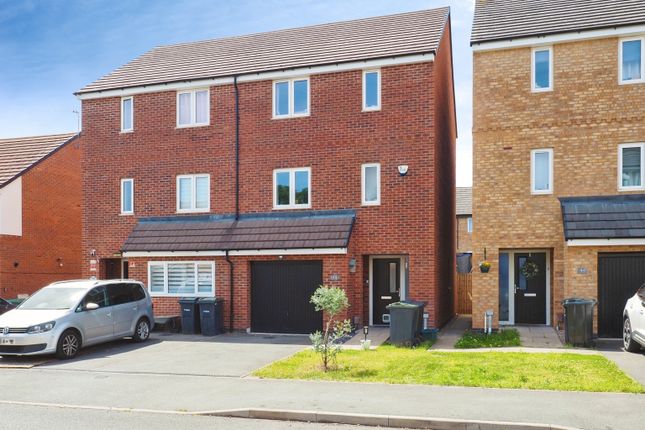 4 bed property, in Renshaw Drive, £290,000