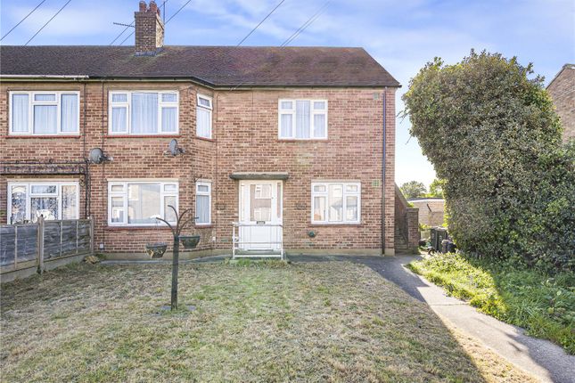 2 bed property, in Knockhall Chase, £220,000