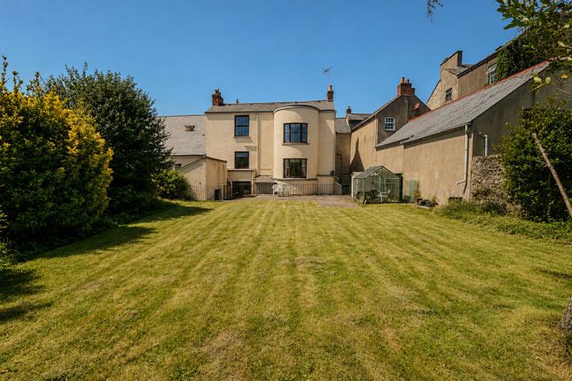 7 bed property, in Hill Street, £350,000