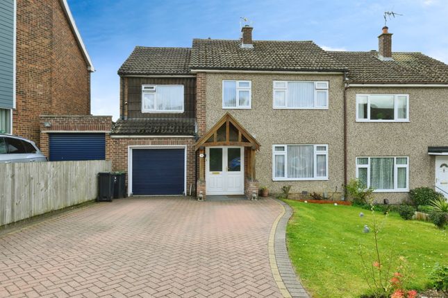 5 bed property, in Rylstone Way, £550,000
