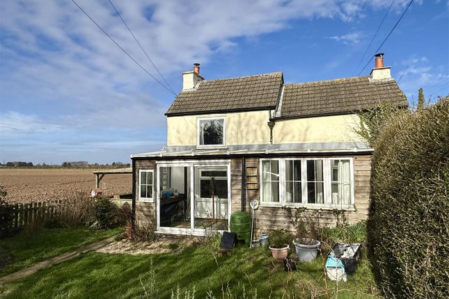 1 bed property, in Roman Bank, £145,000