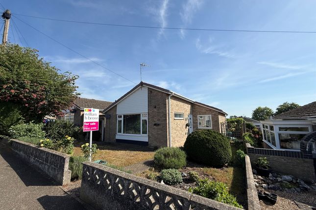 3 bed property, in Oaklands Drive, £250,000