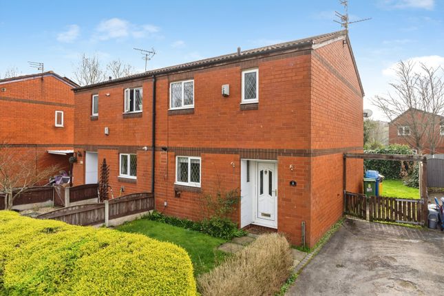 3 bed property, in Whitworth Close, £220,000