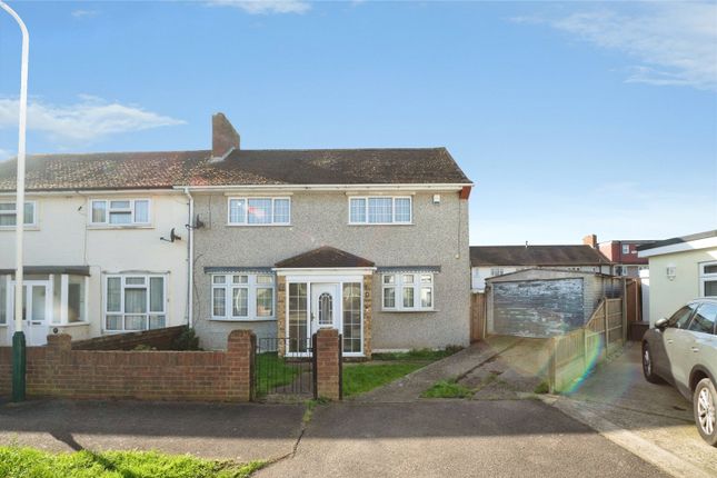 3 bed property, in Renown Close, £475,000