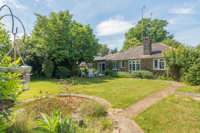 2 bed property, in Godalming, £1,000,000