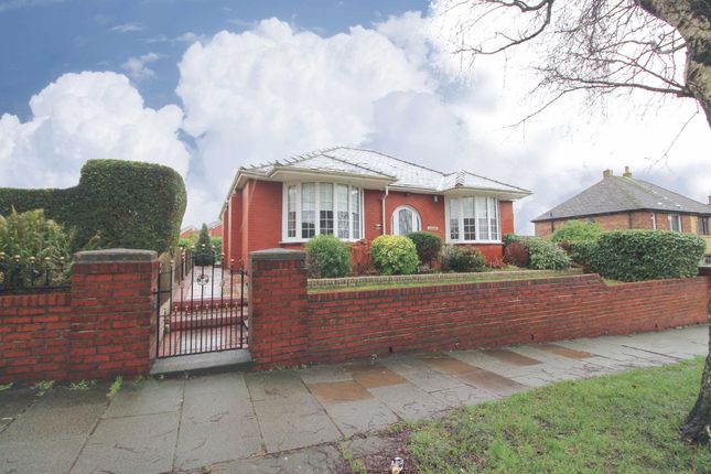 2 bed property, in Norley Hall Avenue, £375,000