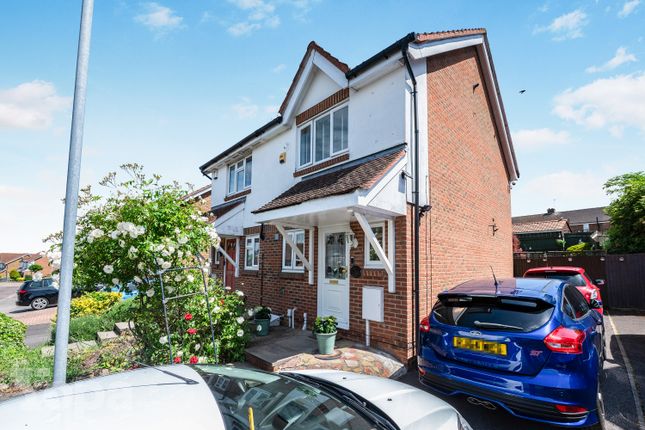 2 bed property, in Richmond Drive, £325,000