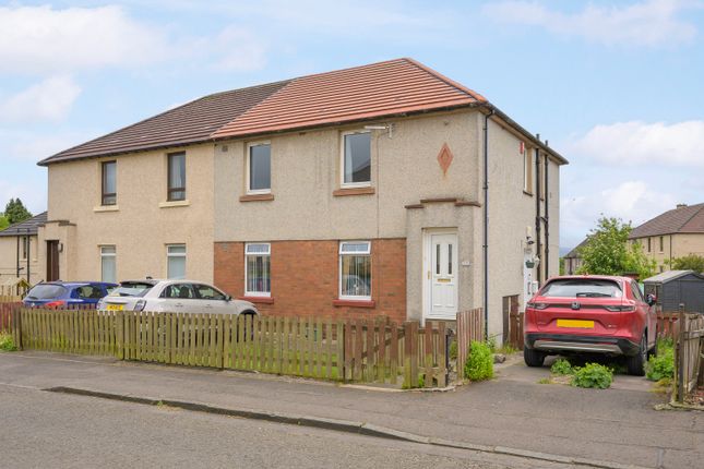 2 bed property, in Wyndford Avenue, £123,000