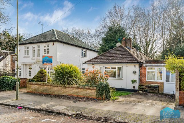 4 bed property, in Abercorn Road, £775,000