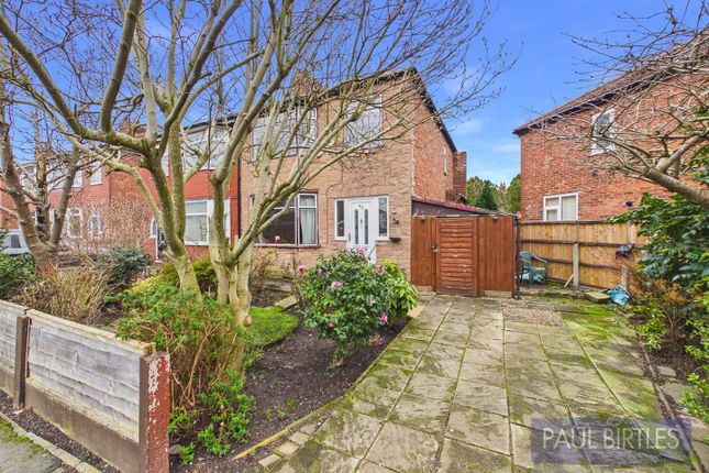 3 bed property, in Woodsend Road South, £300,000
