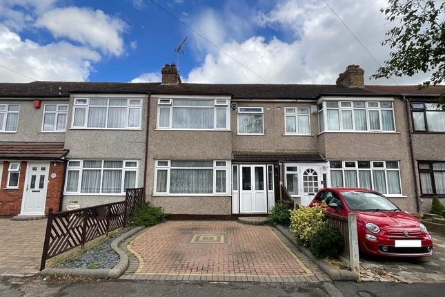 3 bed property, in Laburnum Avenue, £450,000