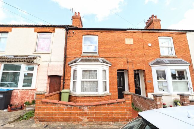 2 bed property, in Windsor Street, £230,000