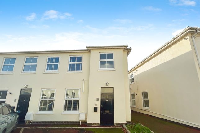 2 bed property, in Walton Road, £195,000