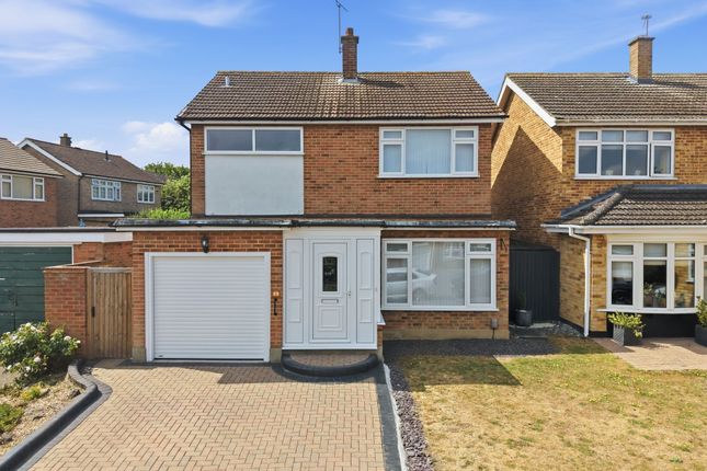 3 bed property, in Parkland Way, £600,000