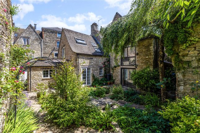 5 bed property, in Church Street, £700,000