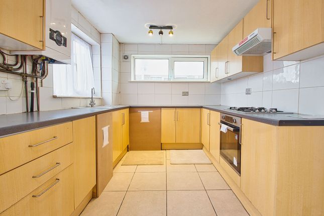 3 bed property, in St Anne's Avenue TW19, £509,995