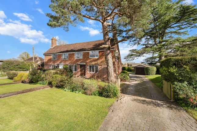 2 bed property, in Headcorn Road, £450,000