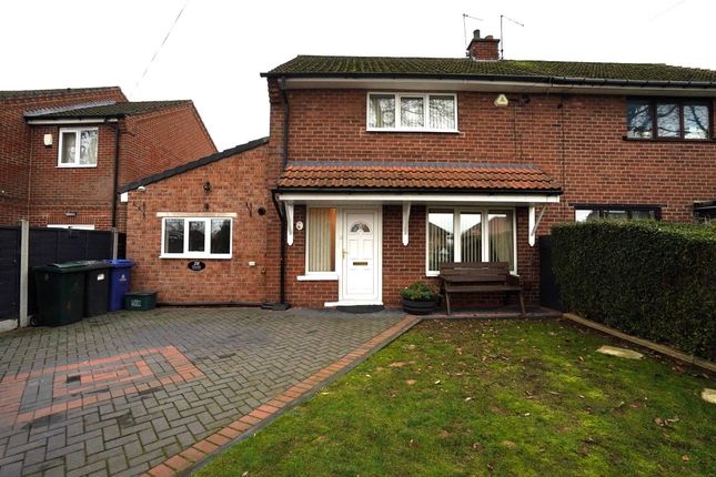 2 bed property, in Willow Avenue, £160,000