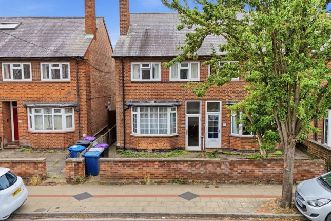 3 bed property, in Trent Boulevard, £295,000