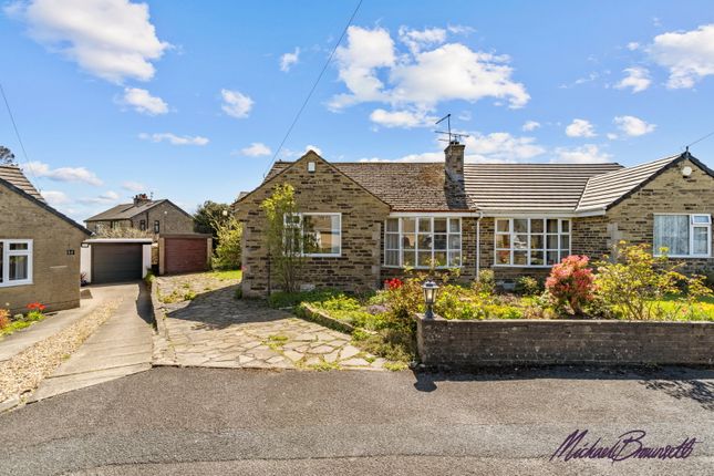 2 bed property, in Ryefield Avenue, £150,000