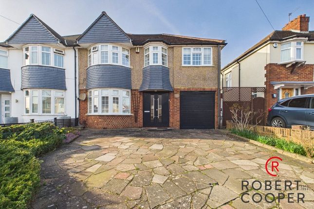 4 bed property, in Woodlands Avenue, £750,000