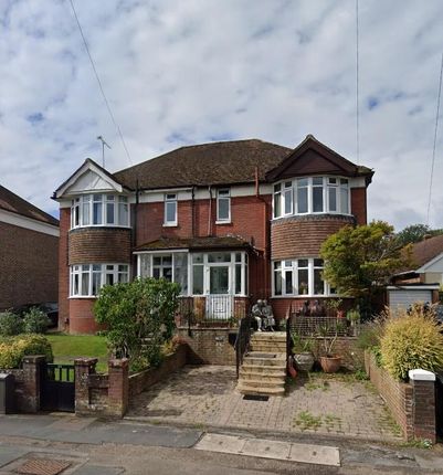 4 bed property, in Stakes Hill Road, £430,000