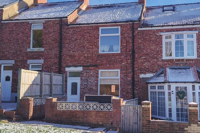 2 bed property, in Prince Street, £60,000