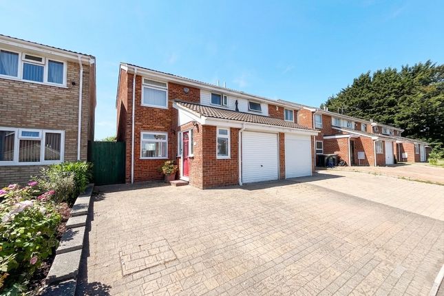 3 bed property, in Chalfont Way, £385,000