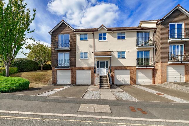2 bed property, in White Friars Lane, £180,000