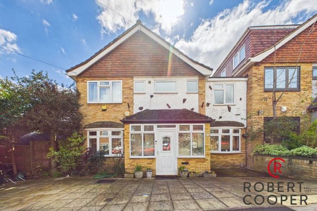 4 bed property, in Farmlands, £650,000