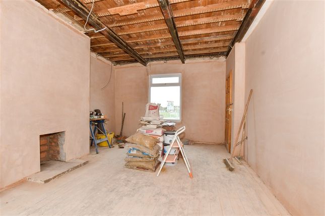 3 bed property, in Ackholt Road, £180,000