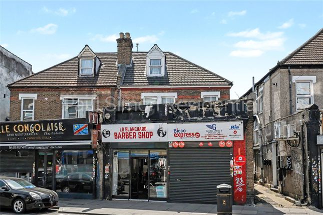 2 bed property, in West Green Road, £225,000