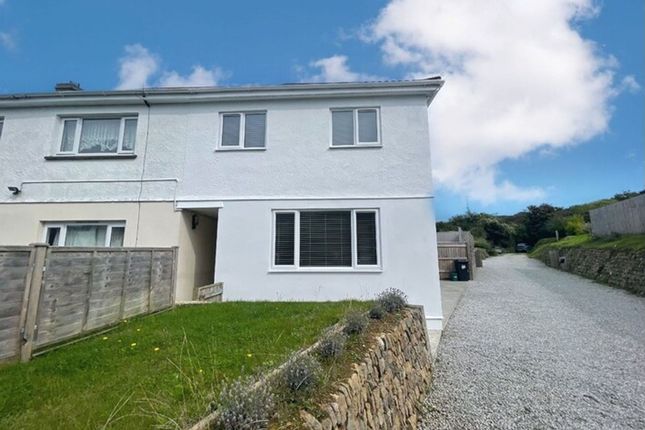 2 bed property, in Lanuthnoe Estate, £250,000