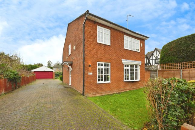 4 bed property, in Crooked Way, £575,000