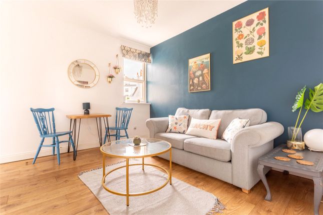 1 bed property, in Kemptown Mews, £217,500